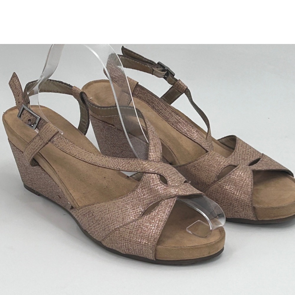 Easy Spirit Womens Rose Gold Metallic Wedge Sandals Buckle Ankle Strap Size 8.5